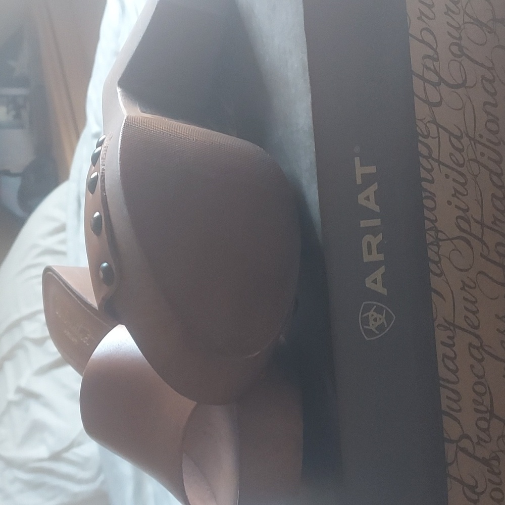 Shoes - Picture 2 of 3